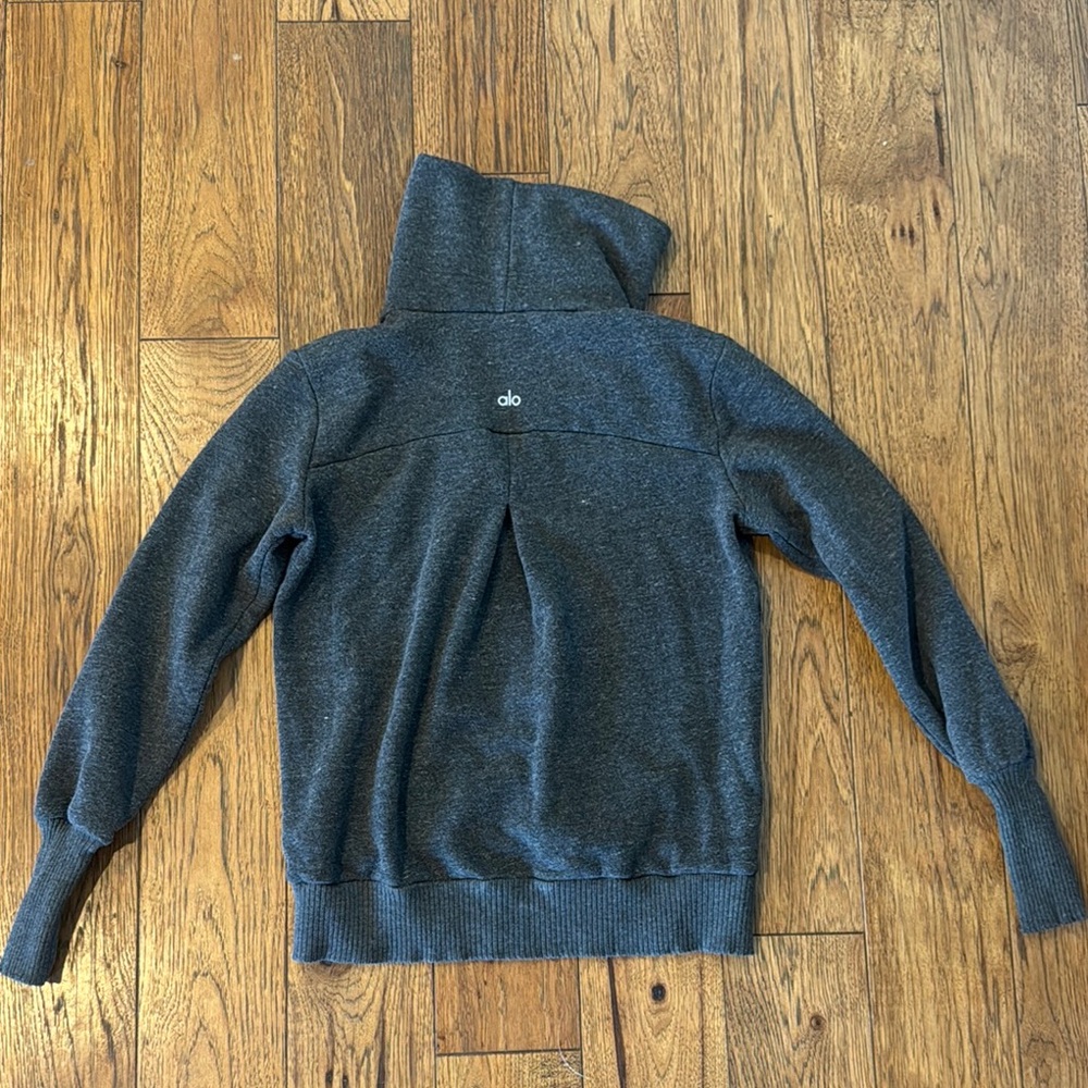 ALO Yoga Women Gray Haze Sweater